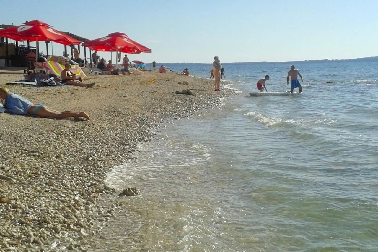 Apartment Livia With 2 Cozy Terraces Near Pula Перой