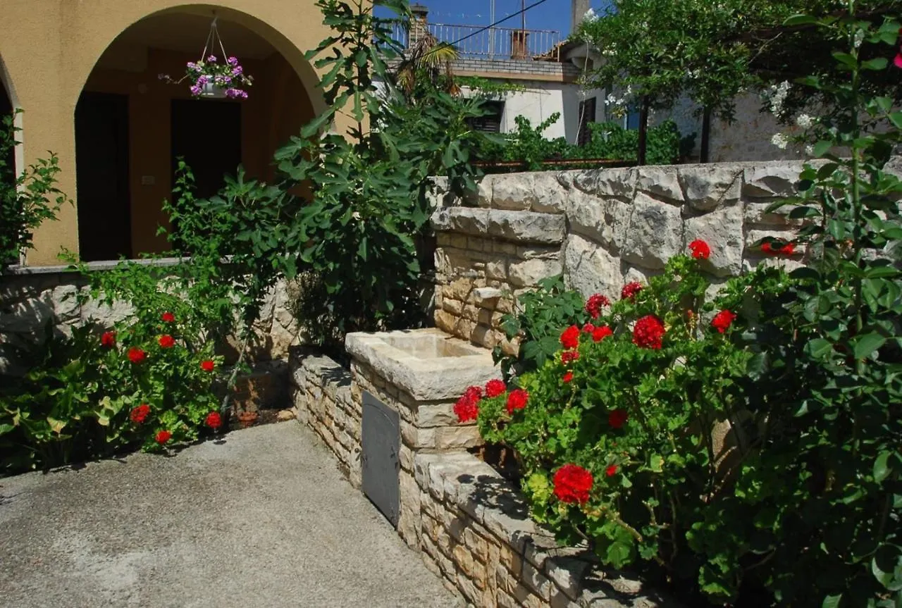 Apartment Livia With 2 Cozy Terraces Near Pula Перой Хорватия